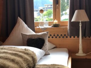 Kamin-Chalet-Appartement mit Blick zur Zugspitze