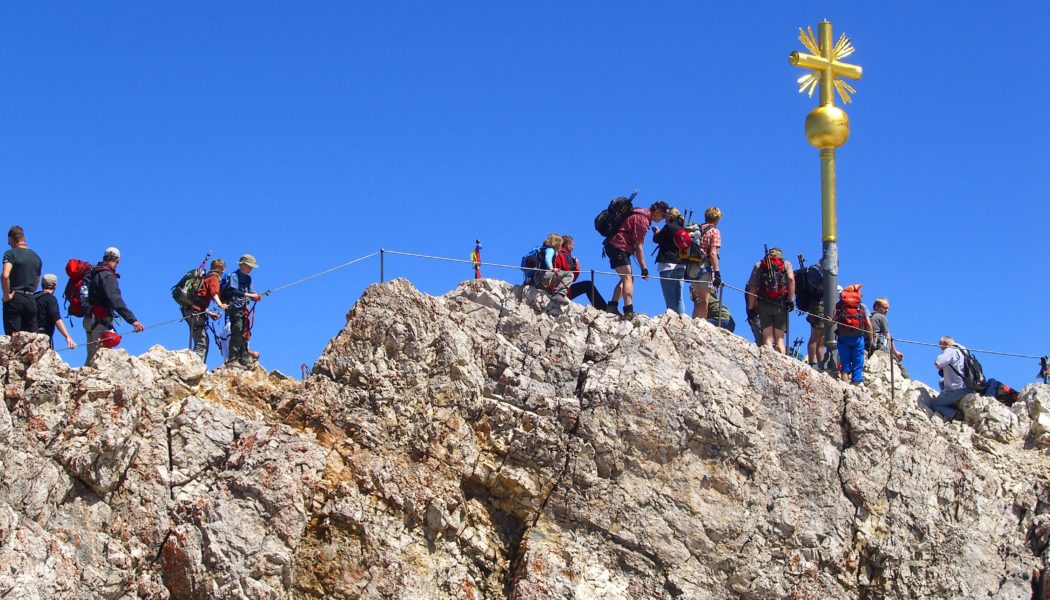Chalet Tannenhof Wandertipp - Der Zugspitzgipfel - für jedes Kind ein besonderes Erlebnis