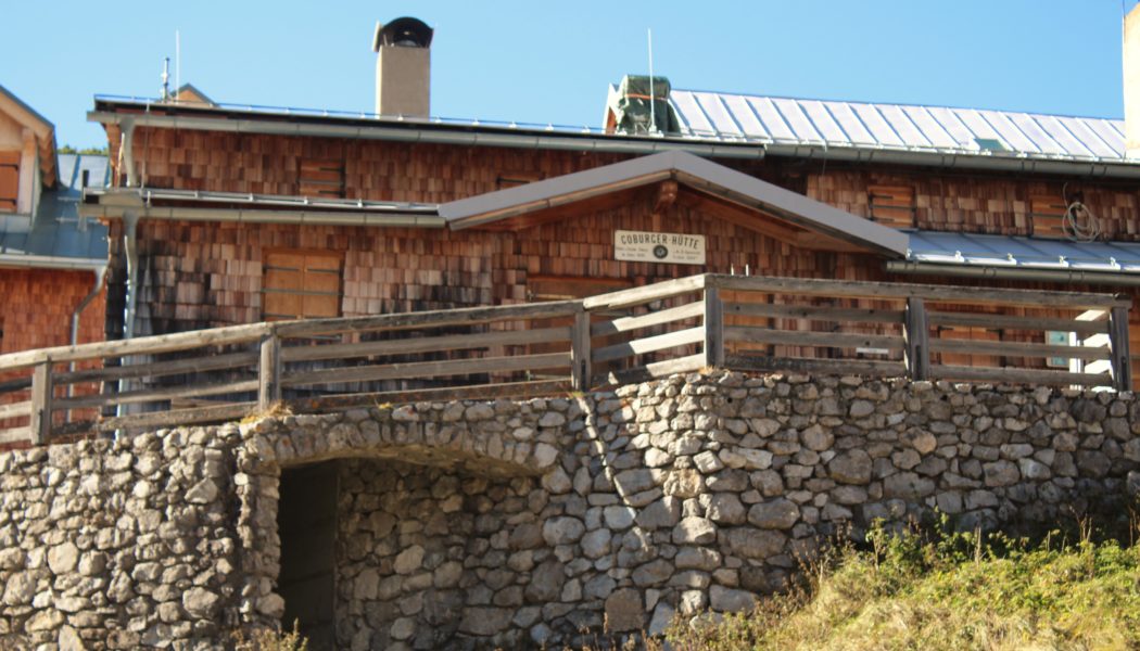 Coburger Hütte mit Steinmauer Seebensee Chalet Tannenhof Zugspitzarena